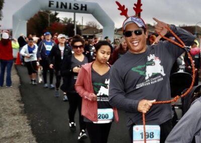 Runners and walkers starting the reindeer run